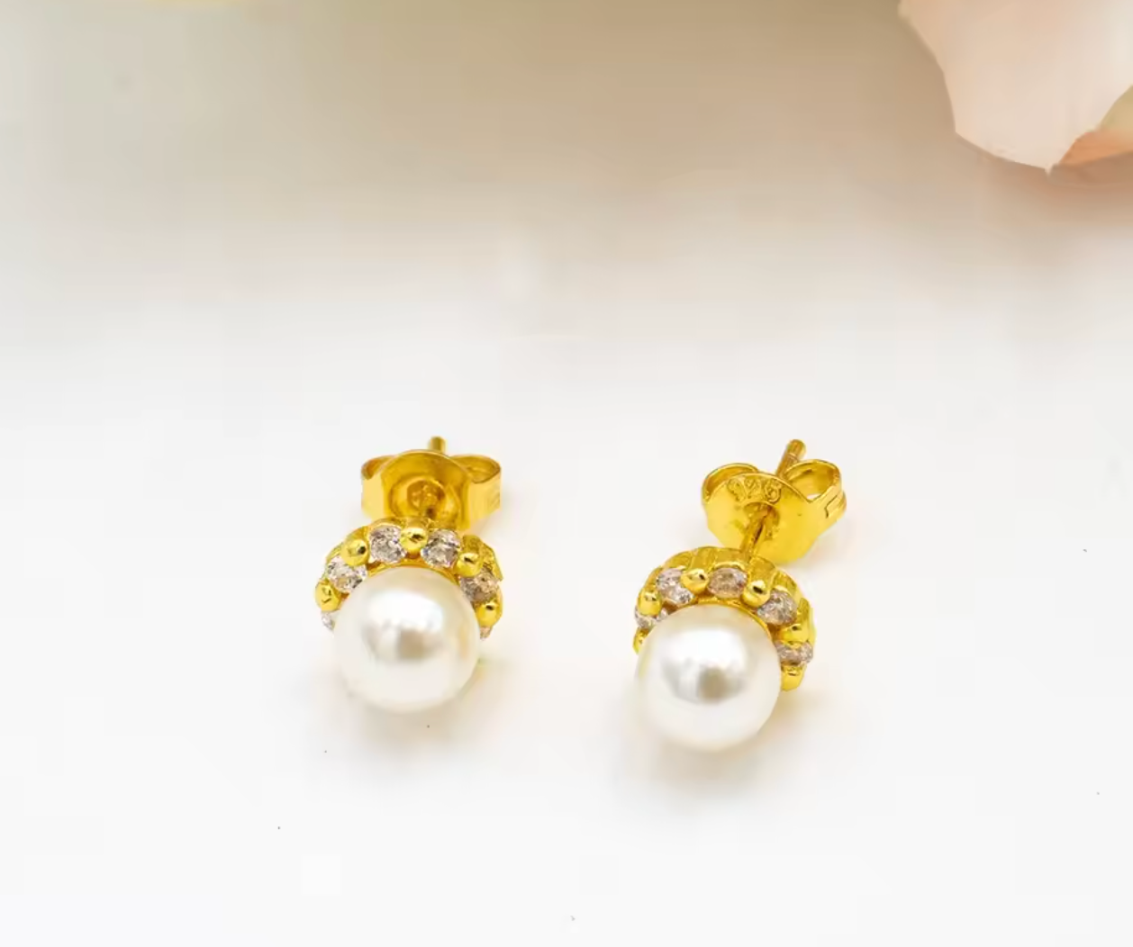 Gold Pearl & Zircon Stud Earrings